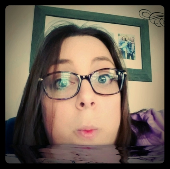 Meet your Posher, Kathy Jo - Picture 1 of 8